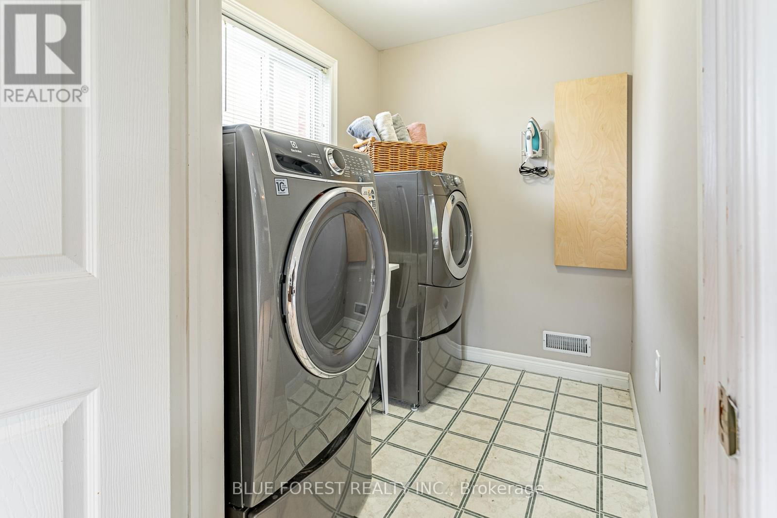 49 PARKVIEW DRIVE Image 19