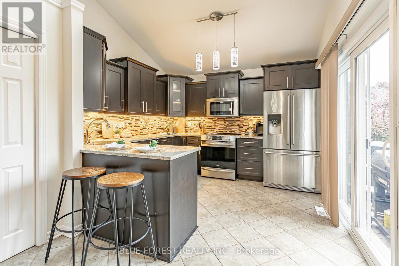 49 PARKVIEW DRIVE Image 6