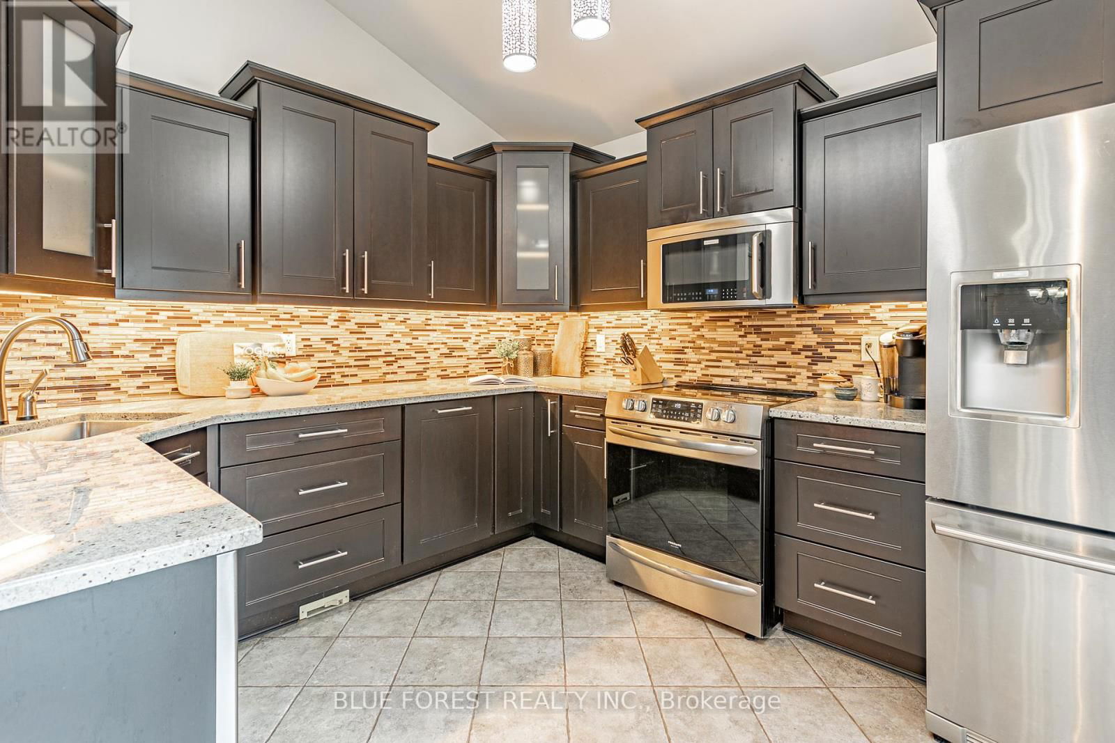 49 PARKVIEW DRIVE Image 7