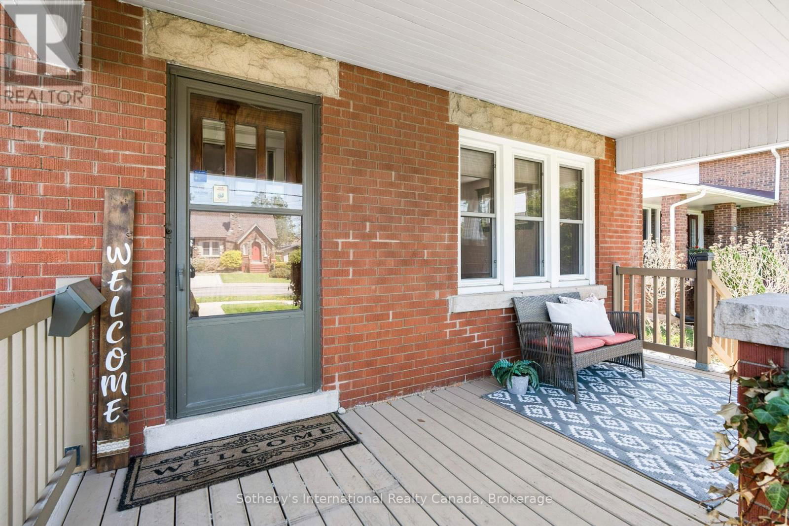 122 LAKE AVENUE DRIVE Image 3