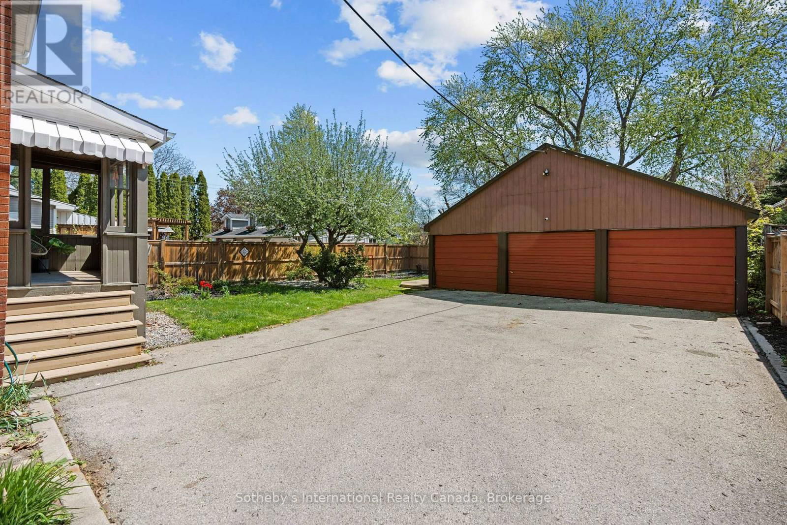 122 LAKE AVENUE DRIVE Image 35