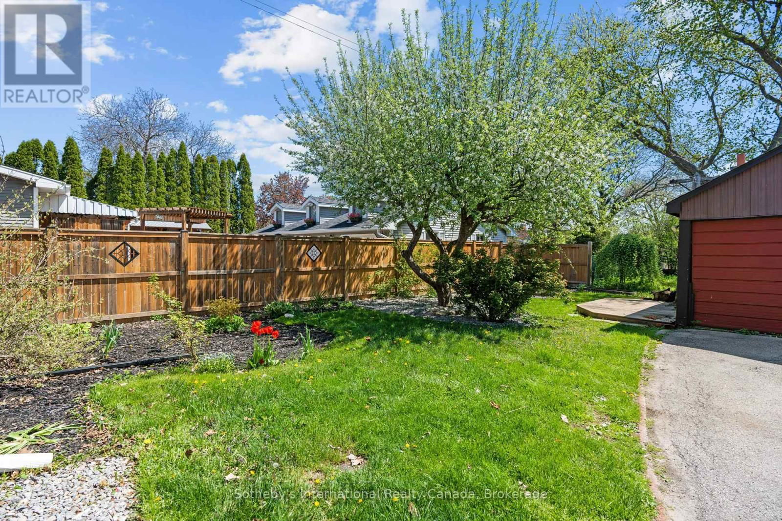 122 LAKE AVENUE DRIVE Image 39