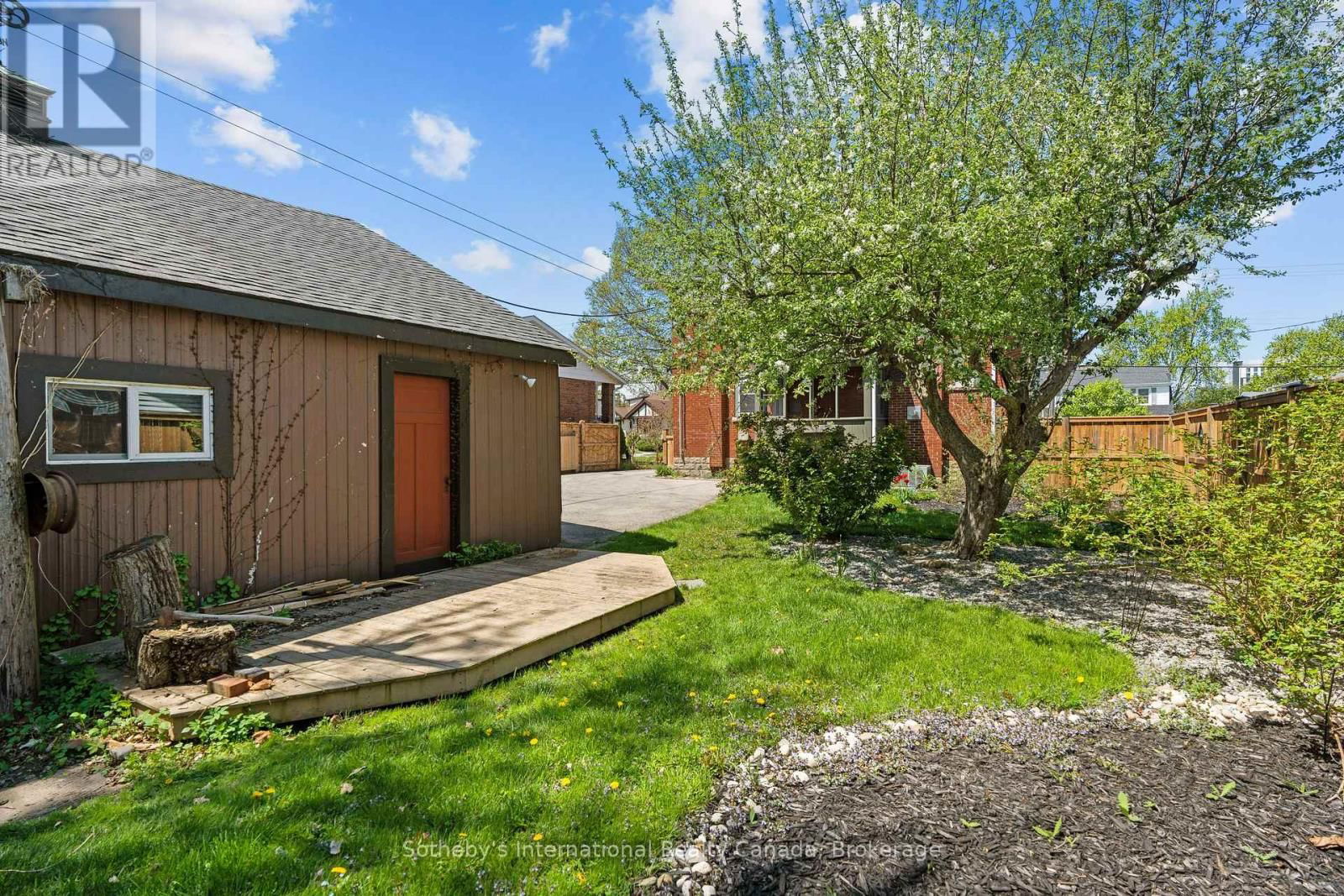 122 LAKE AVENUE DRIVE Image 41