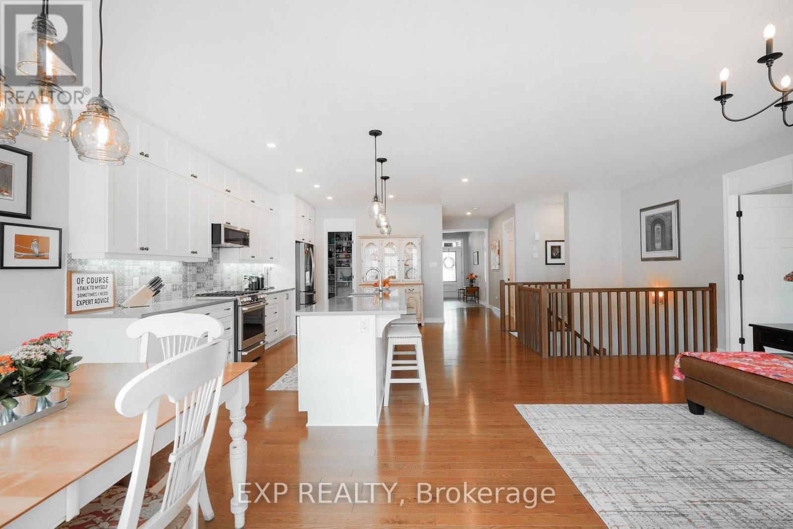 585 VIVERA PLACE Image 16
