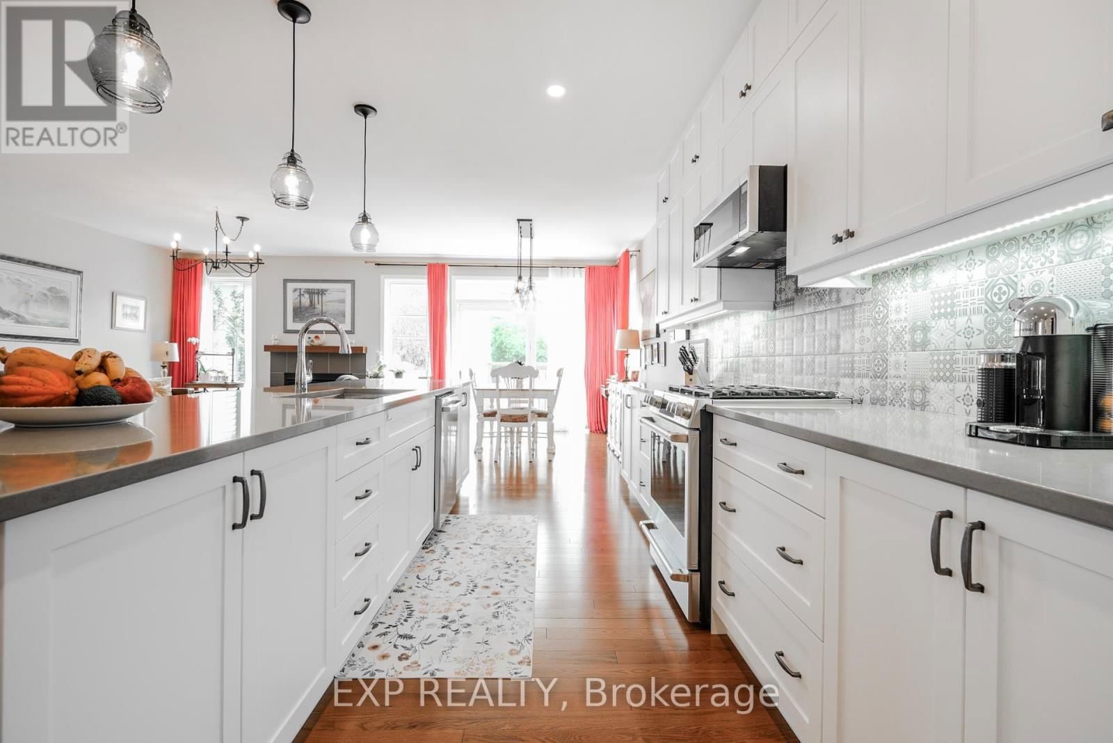 585 VIVERA PLACE Image 19