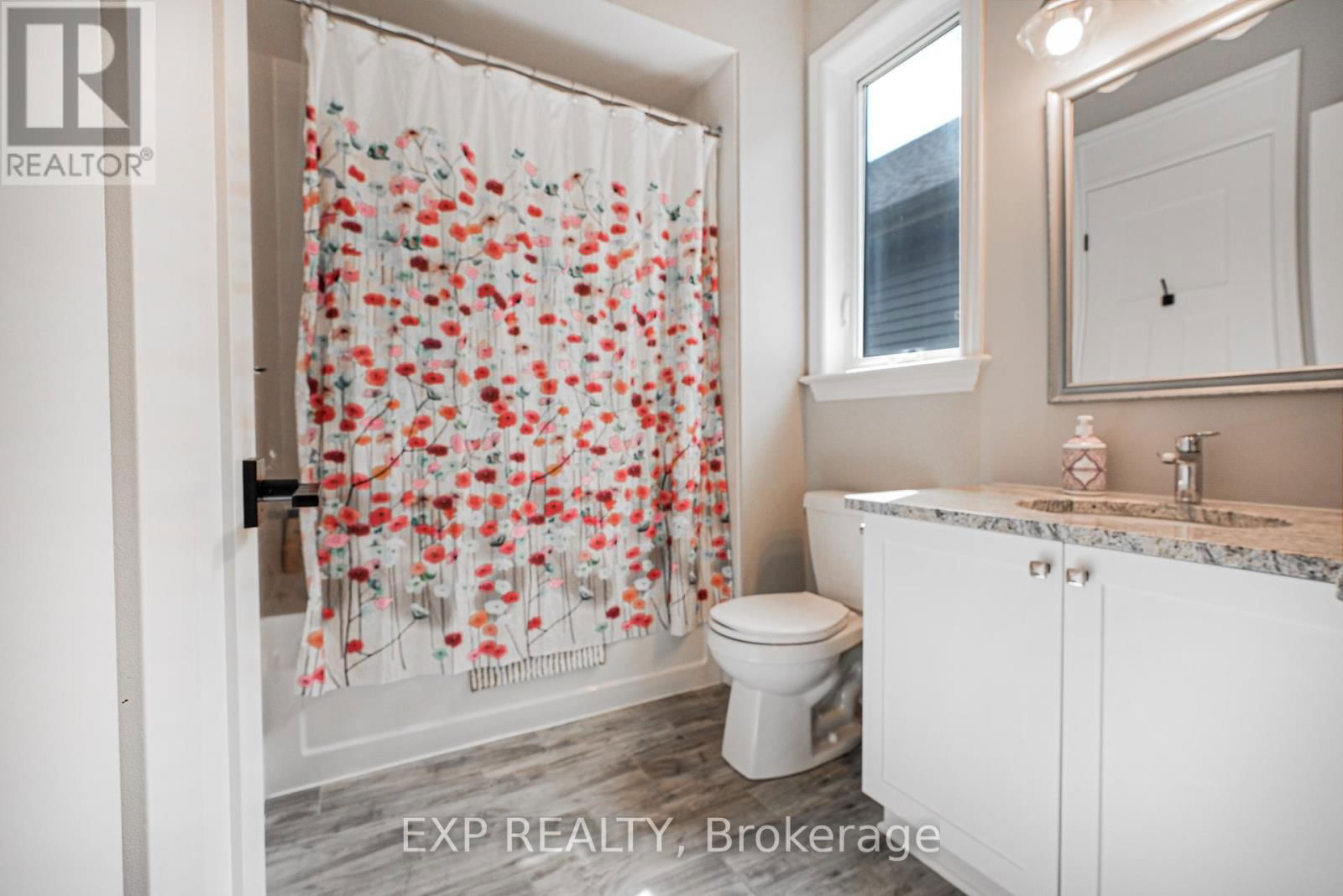 585 VIVERA PLACE Image 28