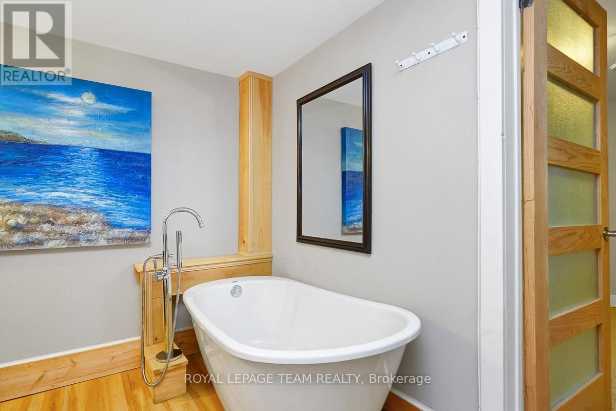 1128 TRENT STREET Image 23