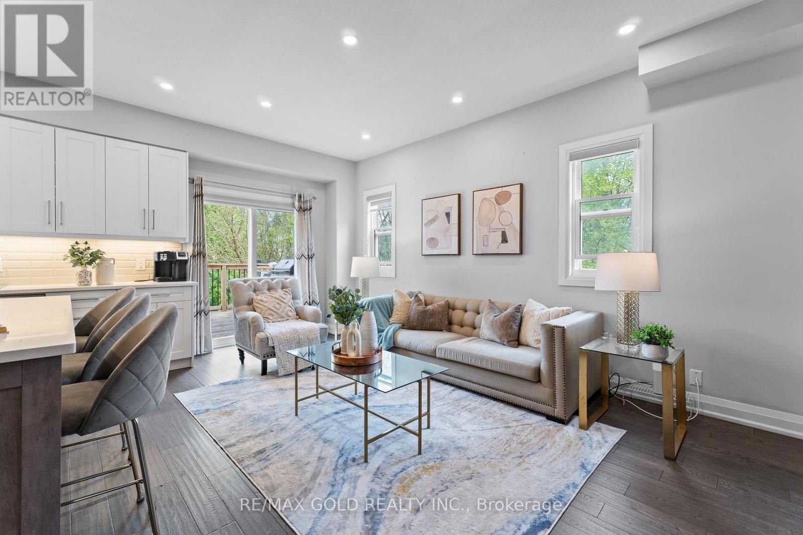 42 FIFTH AVENUE Image 14