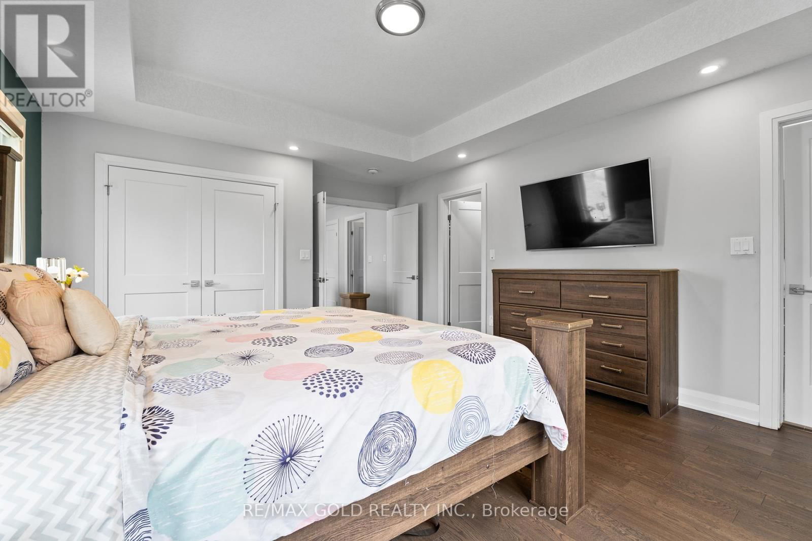 42 FIFTH AVENUE Image 23