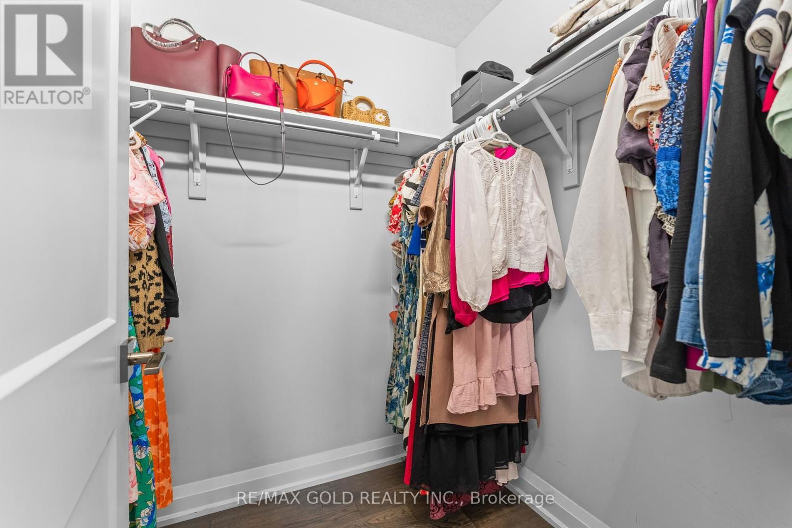 42 FIFTH AVENUE Image 25