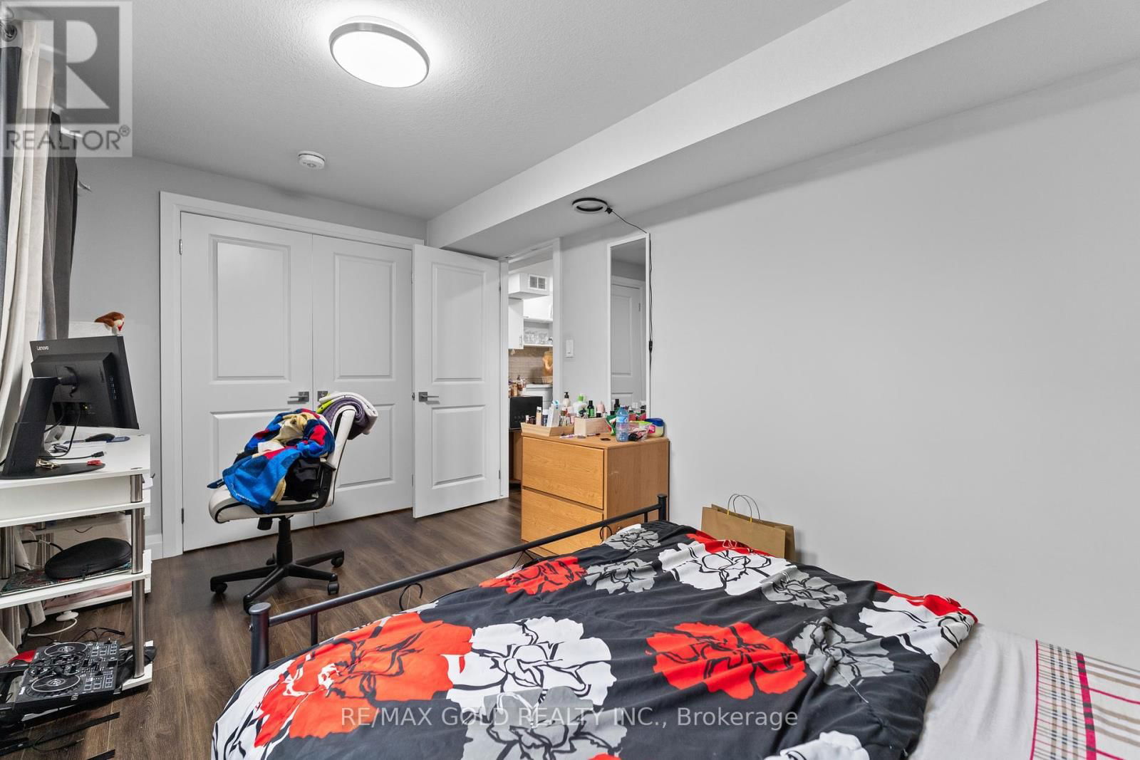 42 FIFTH AVENUE Image 32