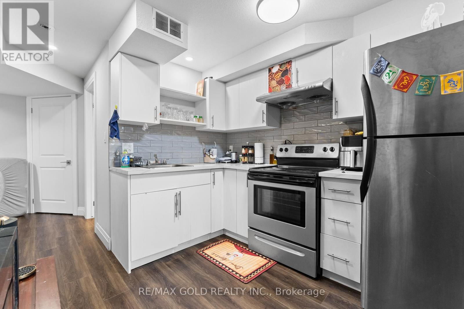 42 FIFTH AVENUE Image 33