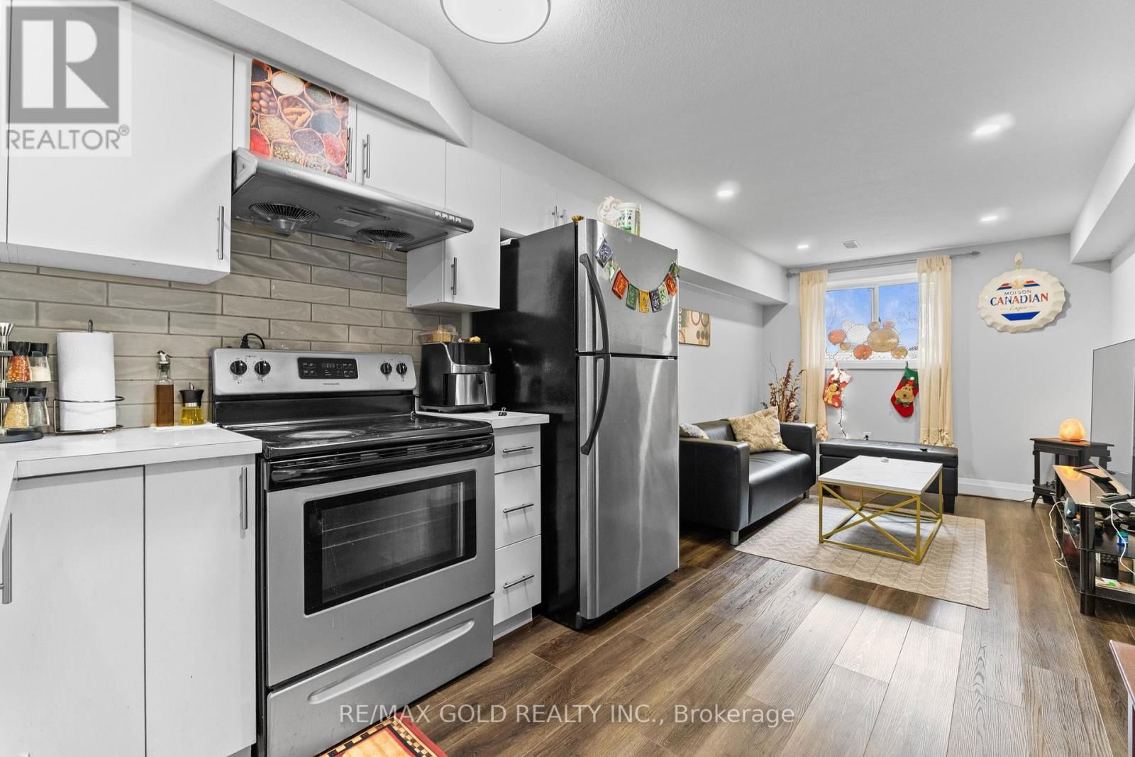 42 FIFTH AVENUE Image 35