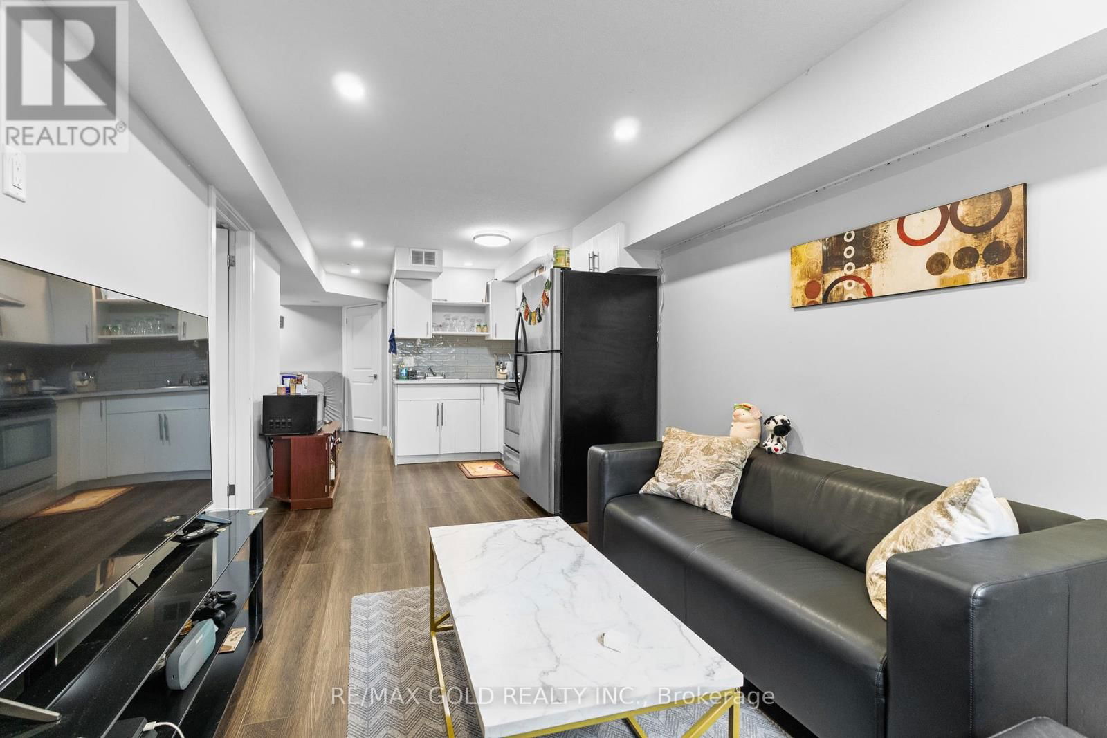 42 FIFTH AVENUE Image 38