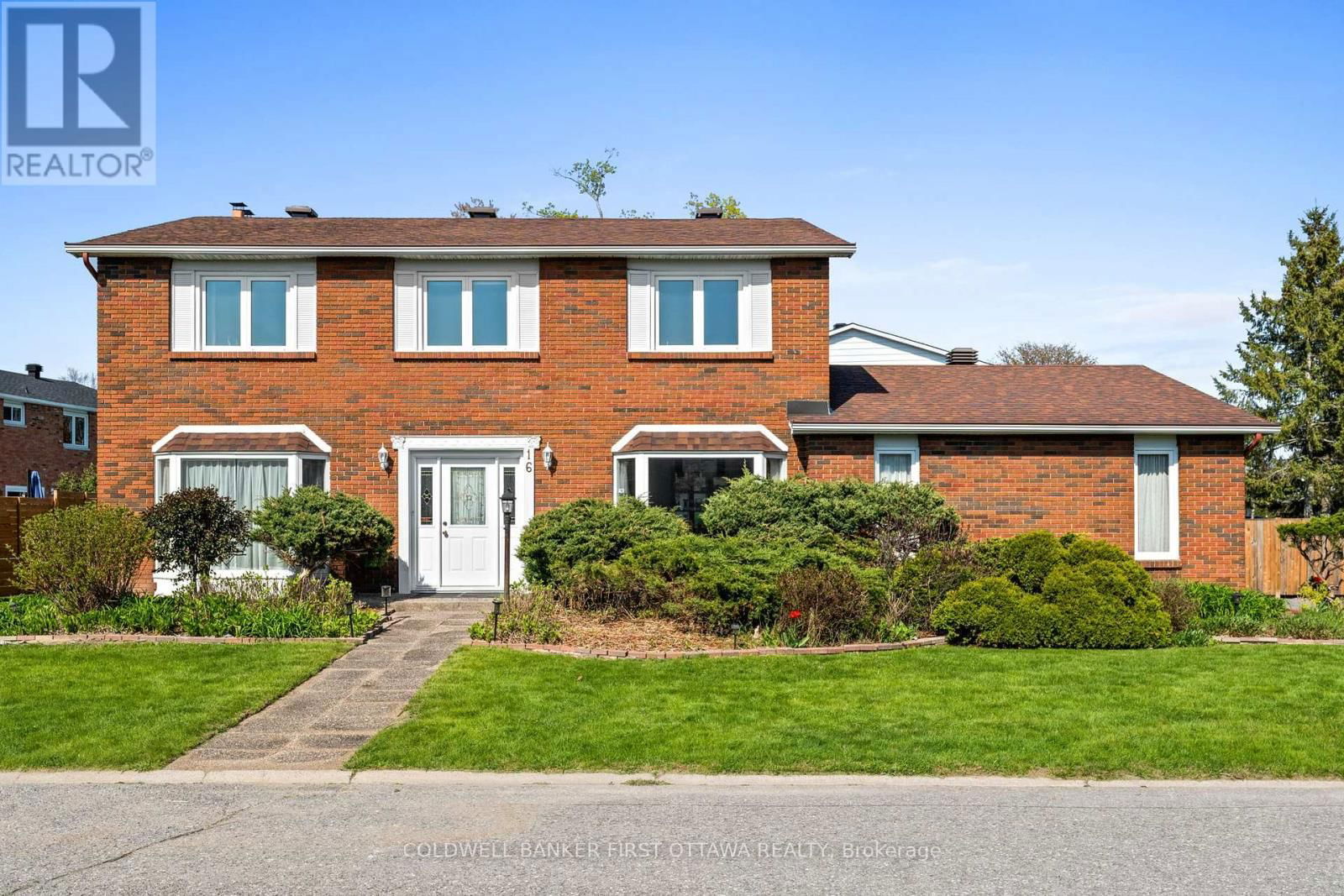 16 DENEWOOD CRESCENT Image 1