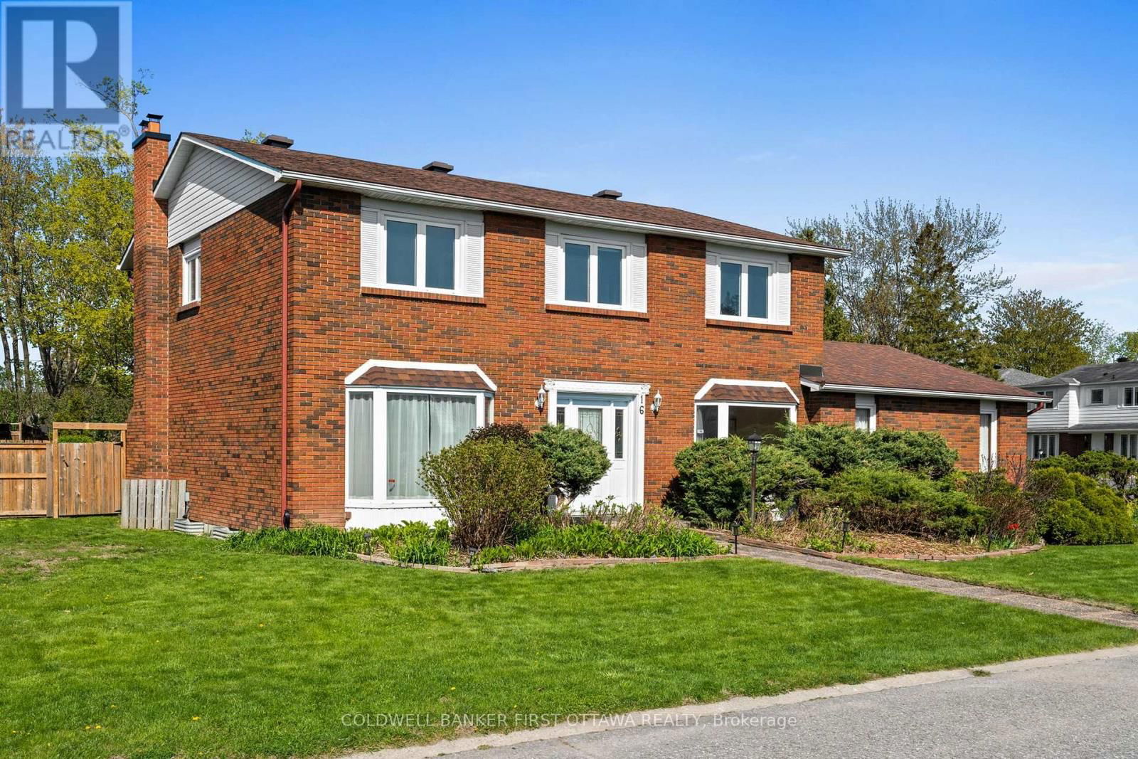 16 DENEWOOD CRESCENT Image 2