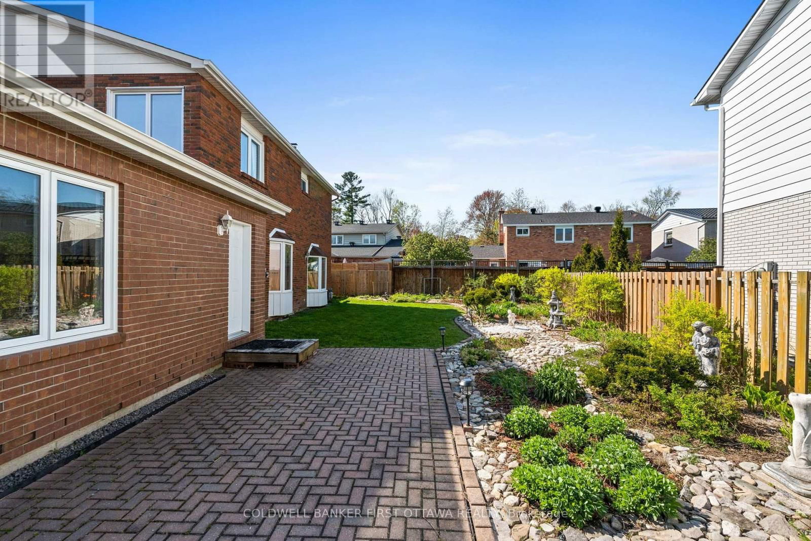 16 DENEWOOD CRESCENT Image 45