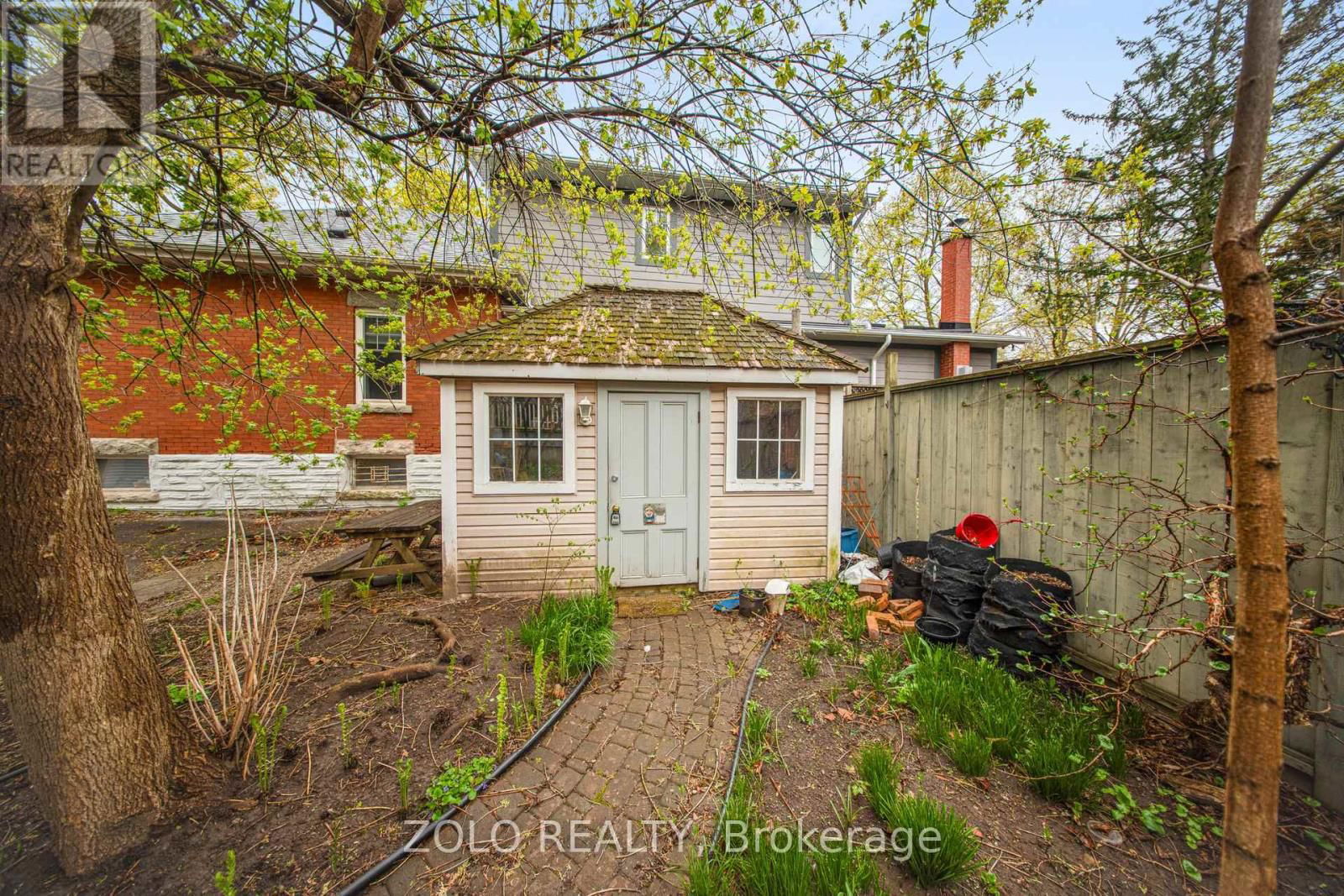 43 FORBES AVENUE Image 22