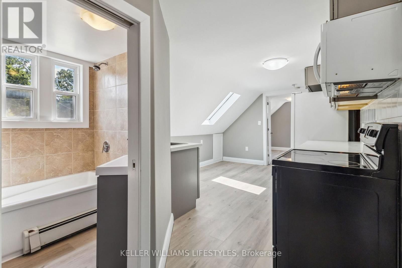 UPPER - 88 BRITANNIA AVENUE Image 11