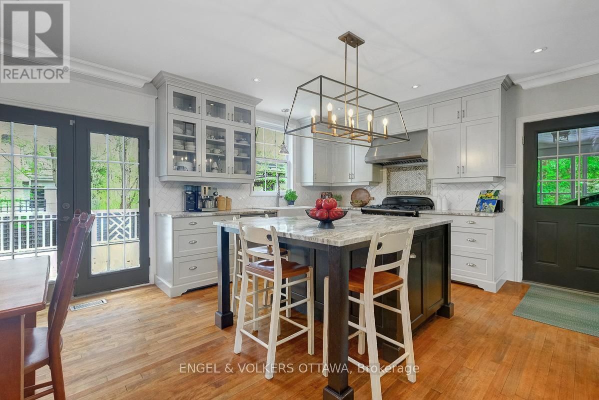 200 HOWICK STREET Image 11