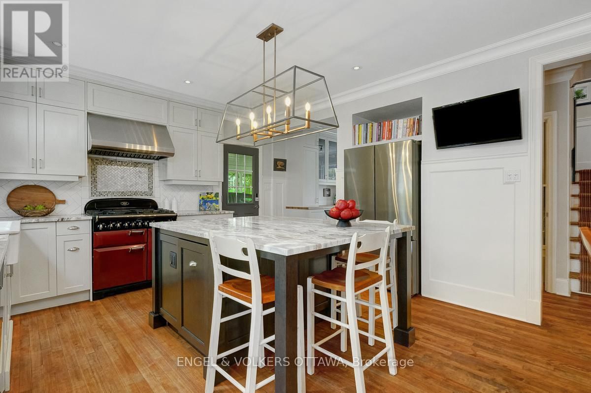 200 HOWICK STREET Image 12