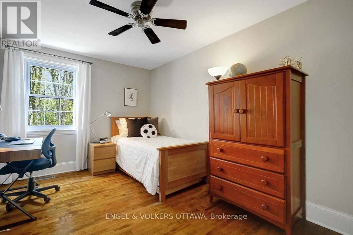 200 HOWICK STREET Image 29