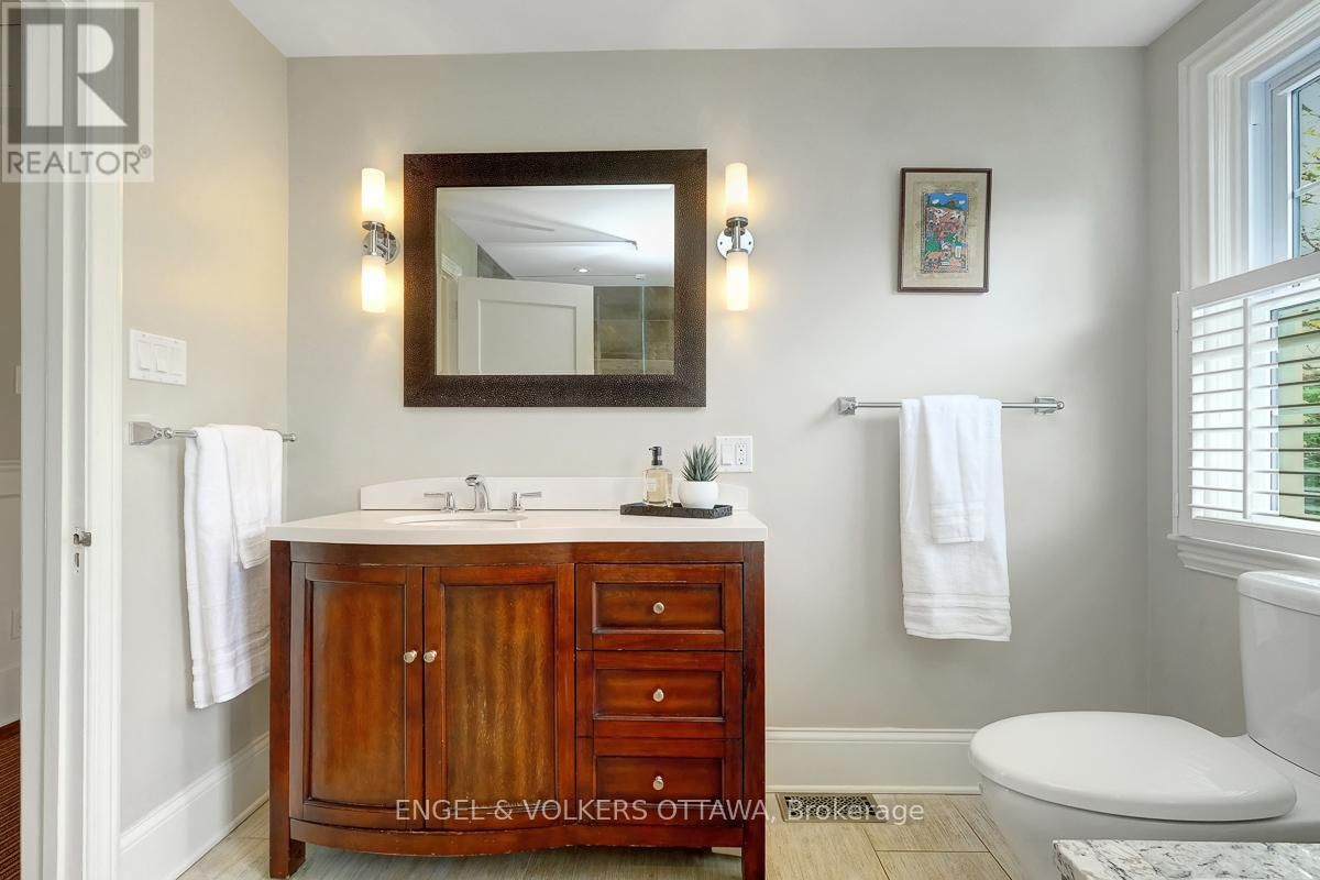 200 HOWICK STREET Image 33