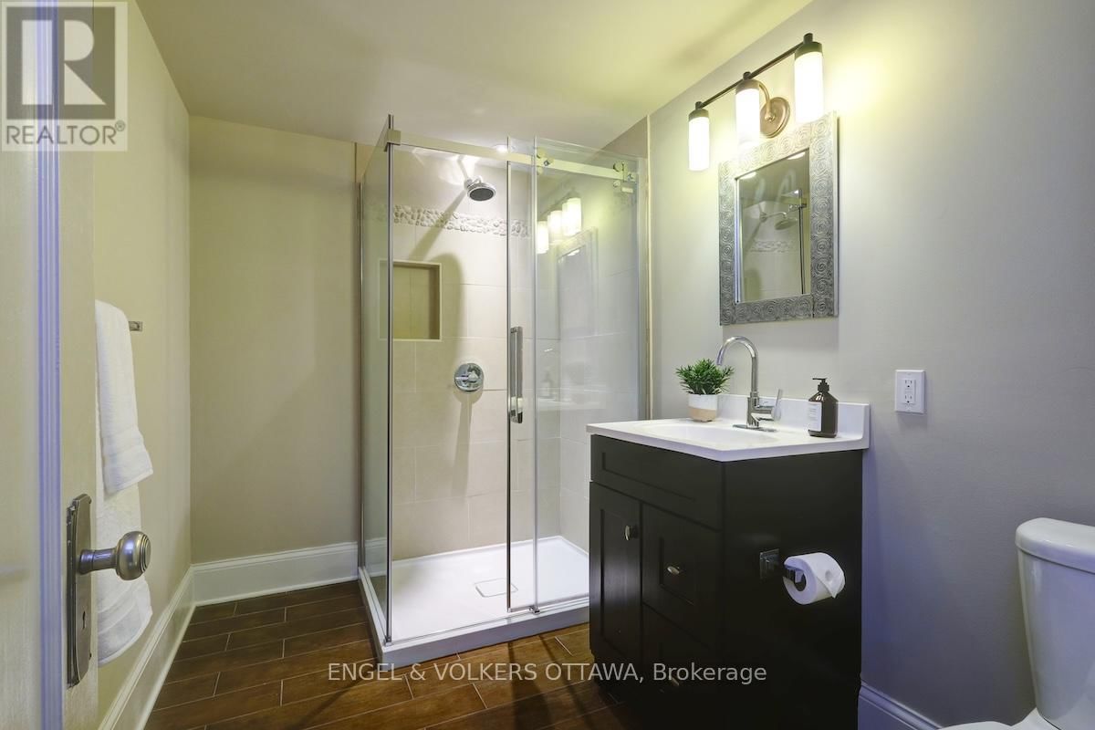 200 HOWICK STREET Image 36