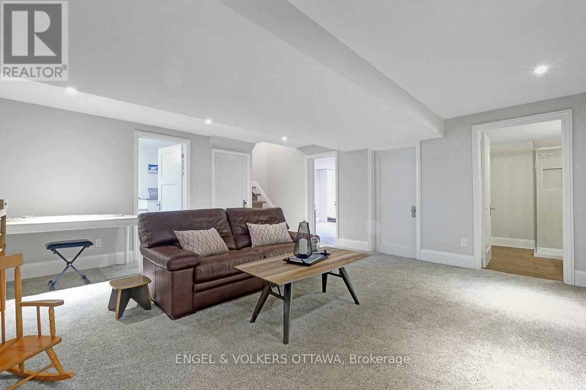 200 HOWICK STREET Image 38