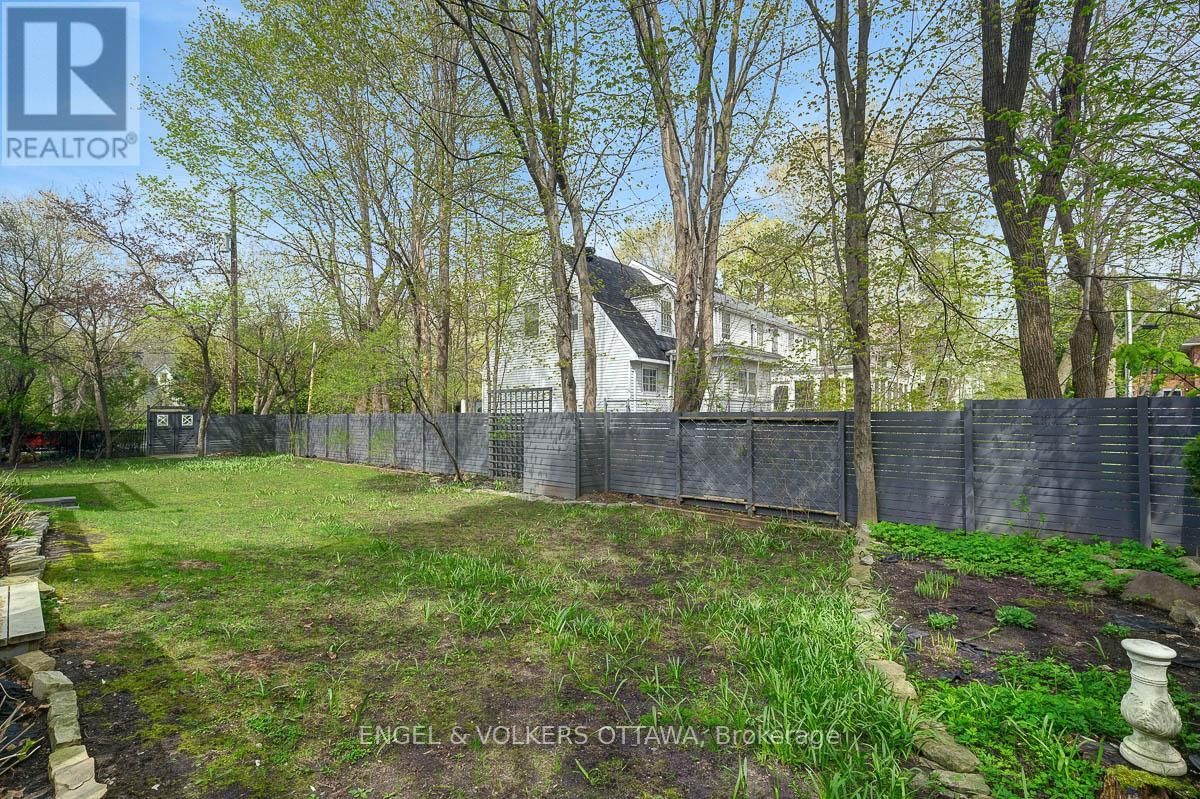 200 HOWICK STREET Image 44