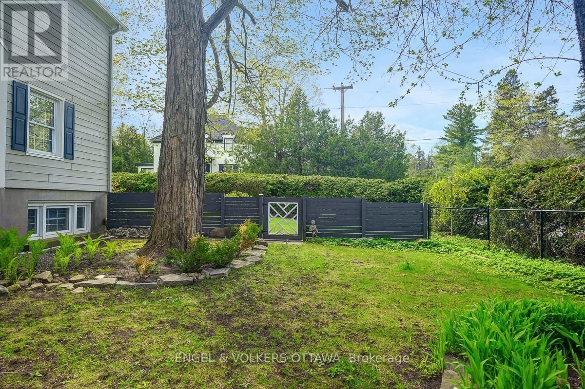 200 HOWICK STREET Image 45