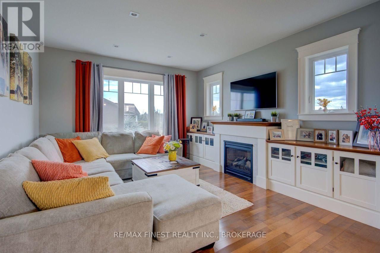64 TESSA BOULEVARD Image 15
