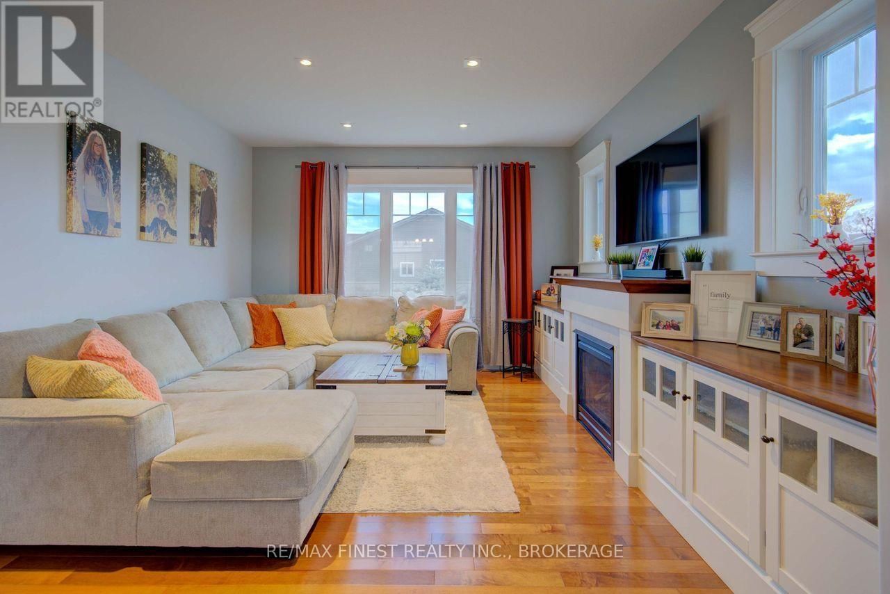 64 TESSA BOULEVARD Image 17