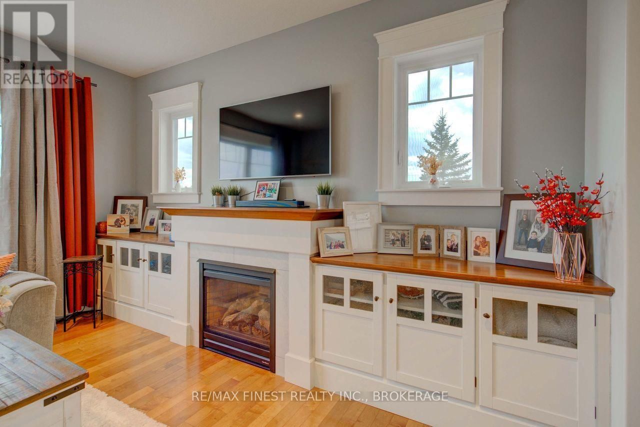 64 TESSA BOULEVARD Image 18