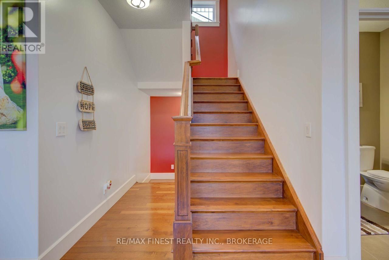64 TESSA BOULEVARD Image 24