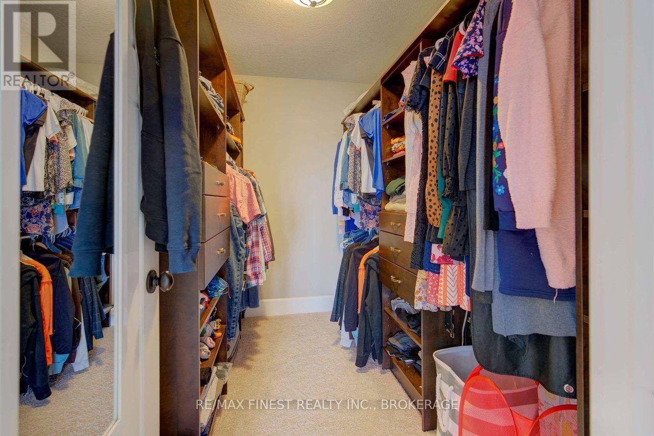 64 TESSA BOULEVARD Image 29