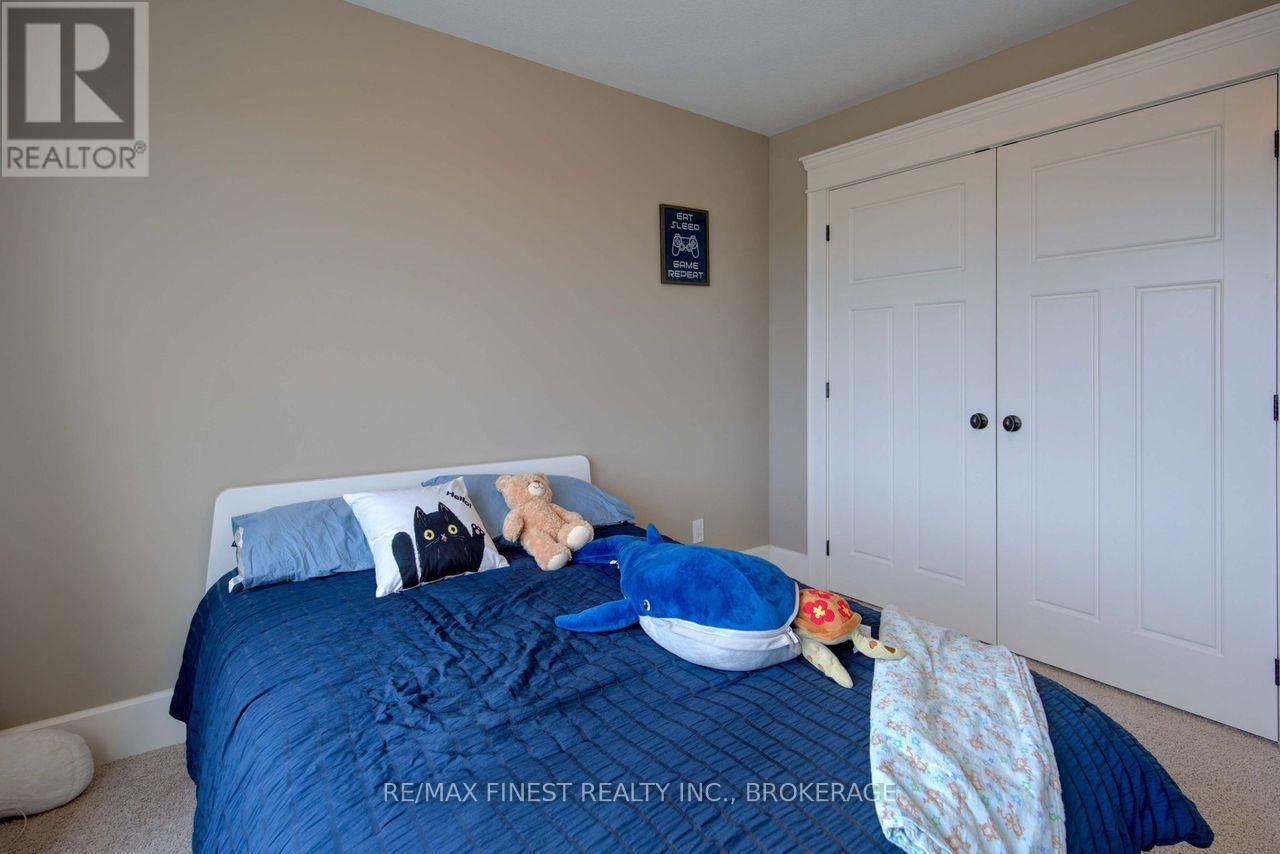 64 TESSA BOULEVARD Image 38