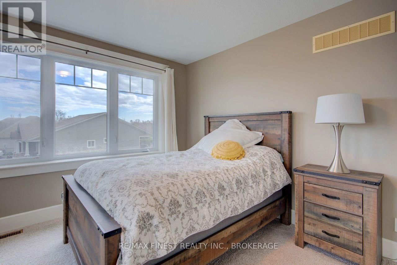 64 TESSA BOULEVARD Image 46