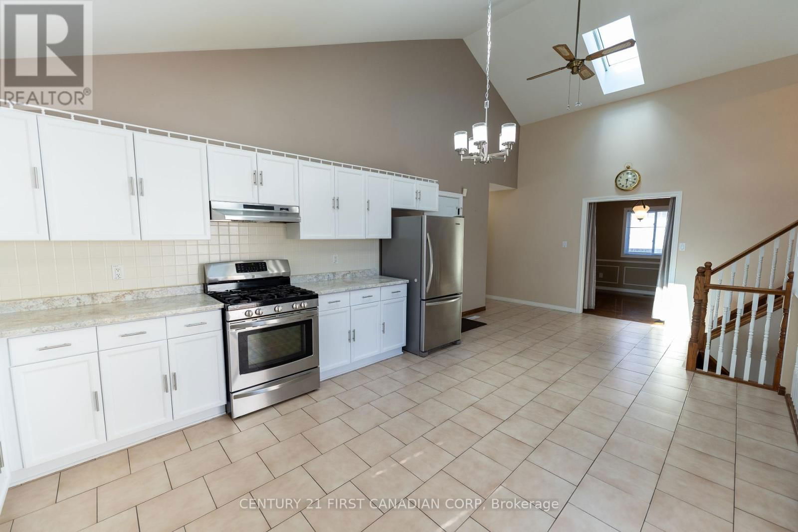 27 GOLFVIEW CRESCENT Image 12