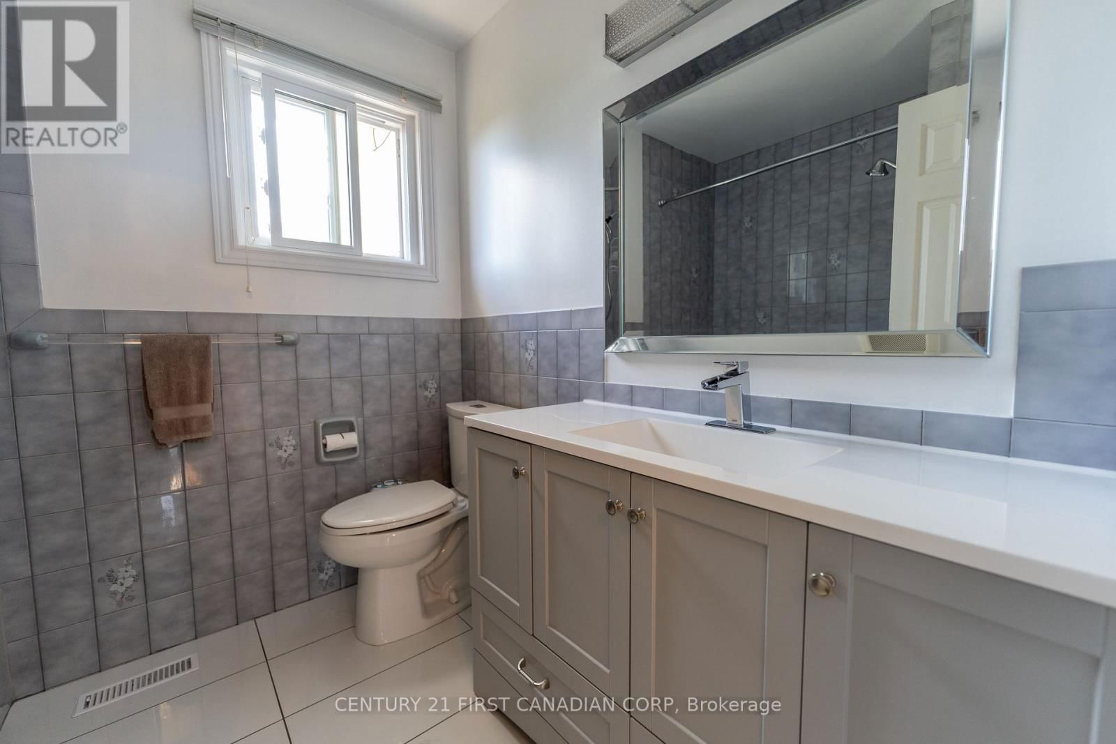 27 GOLFVIEW CRESCENT Image 18