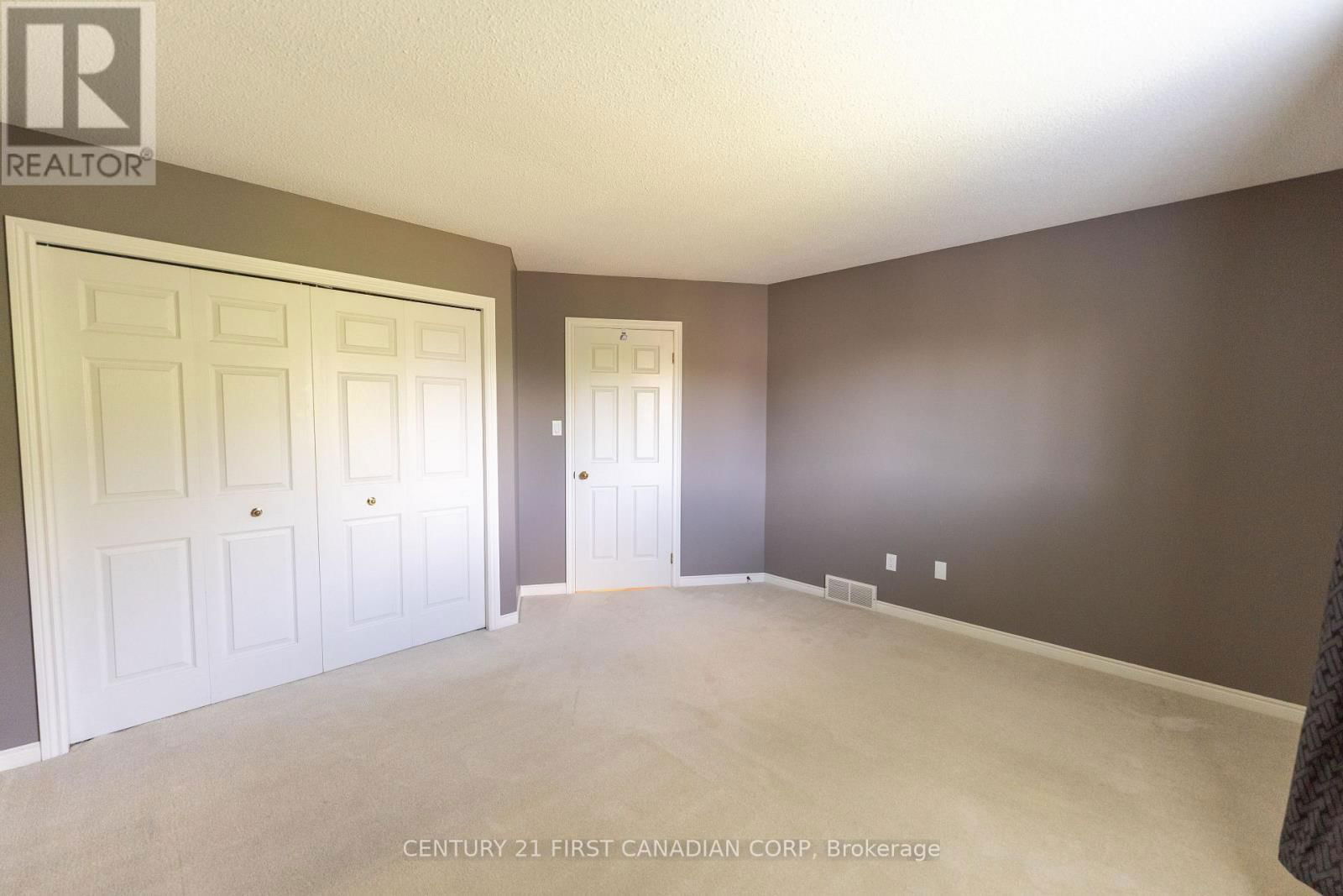 27 GOLFVIEW CRESCENT Image 21