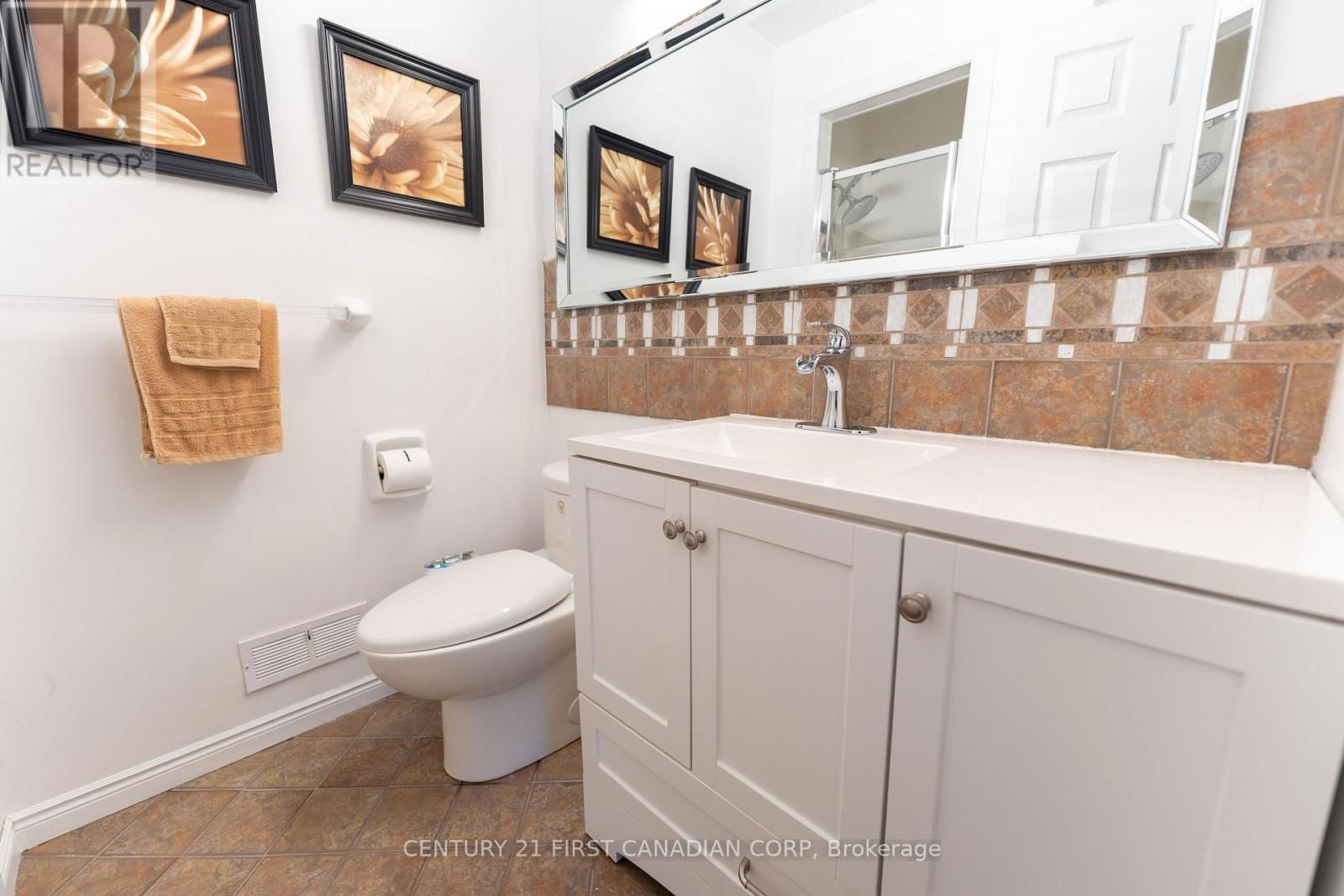 27 GOLFVIEW CRESCENT Image 32