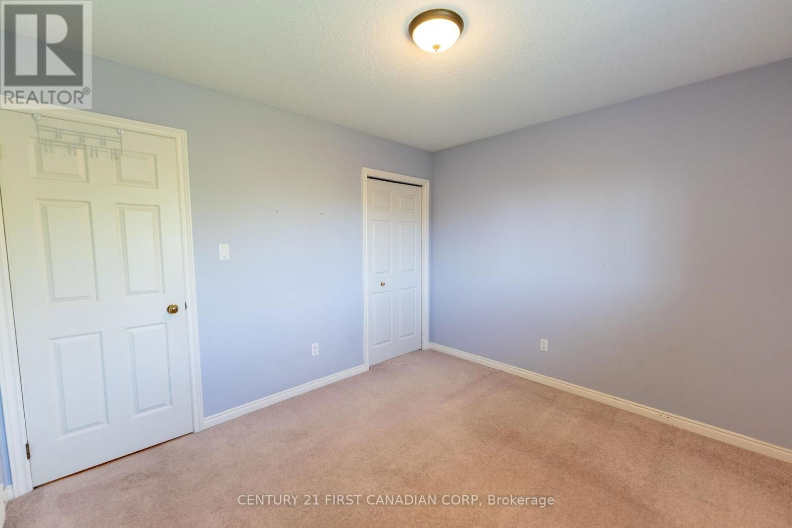 27 GOLFVIEW CRESCENT Image 36