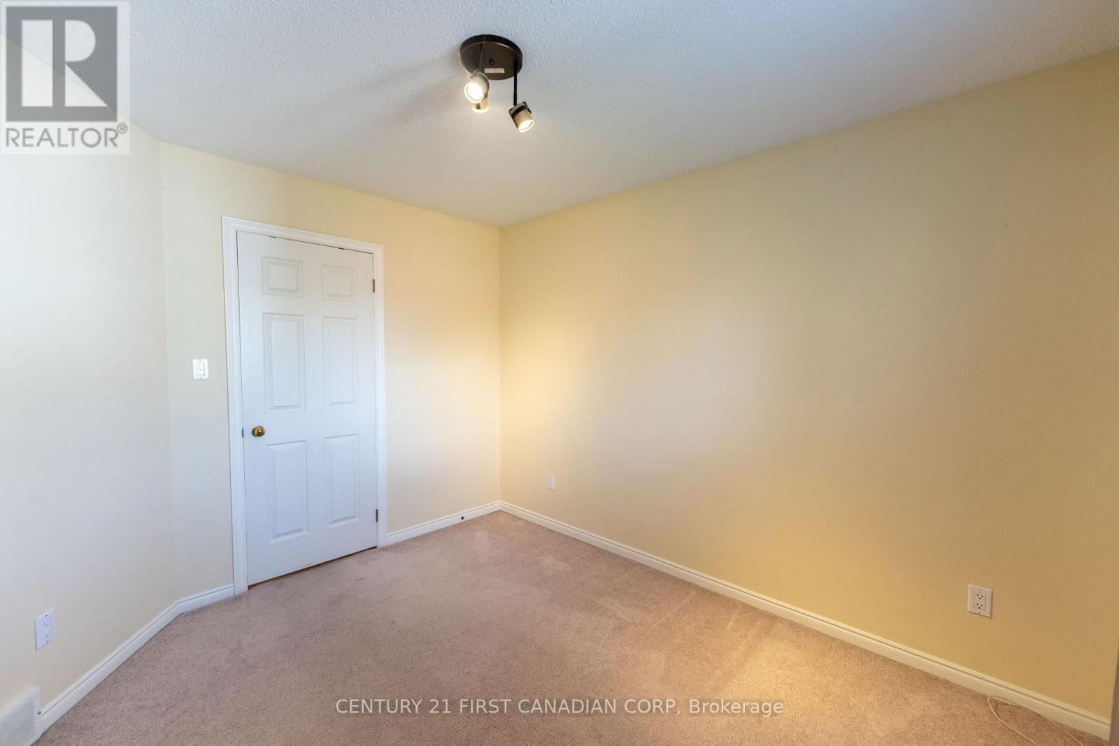 27 GOLFVIEW CRESCENT Image 37