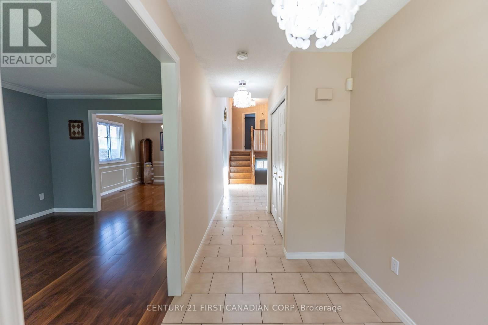 27 GOLFVIEW CRESCENT Image 5