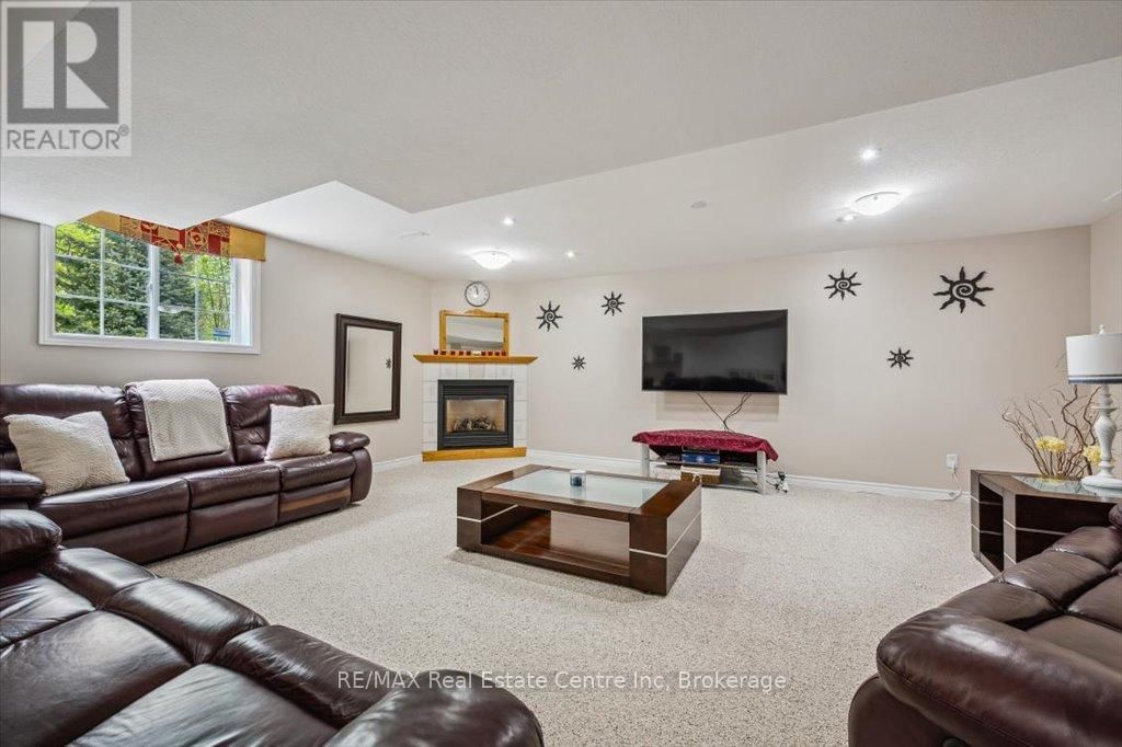 758 WILLOW ROAD Image 31