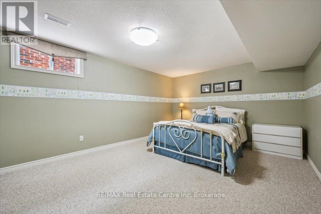 758 WILLOW ROAD Image 34