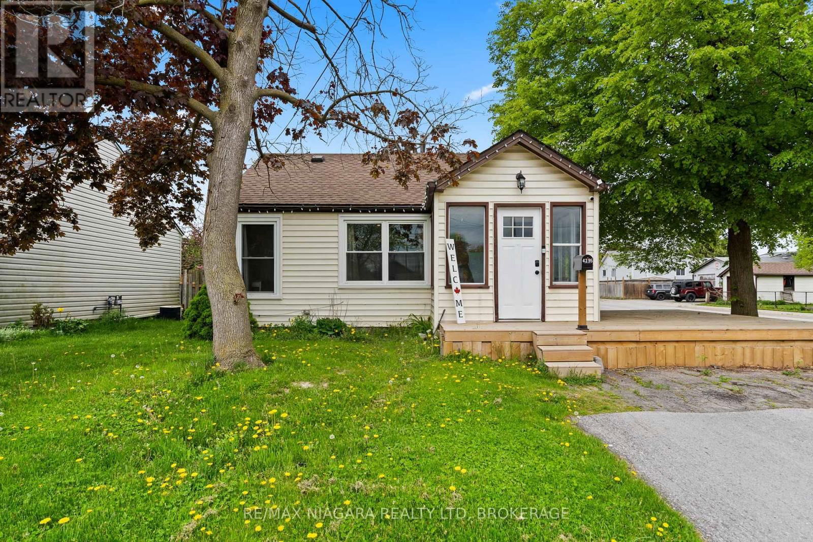 4395 FIFTH AVENUE Image 1