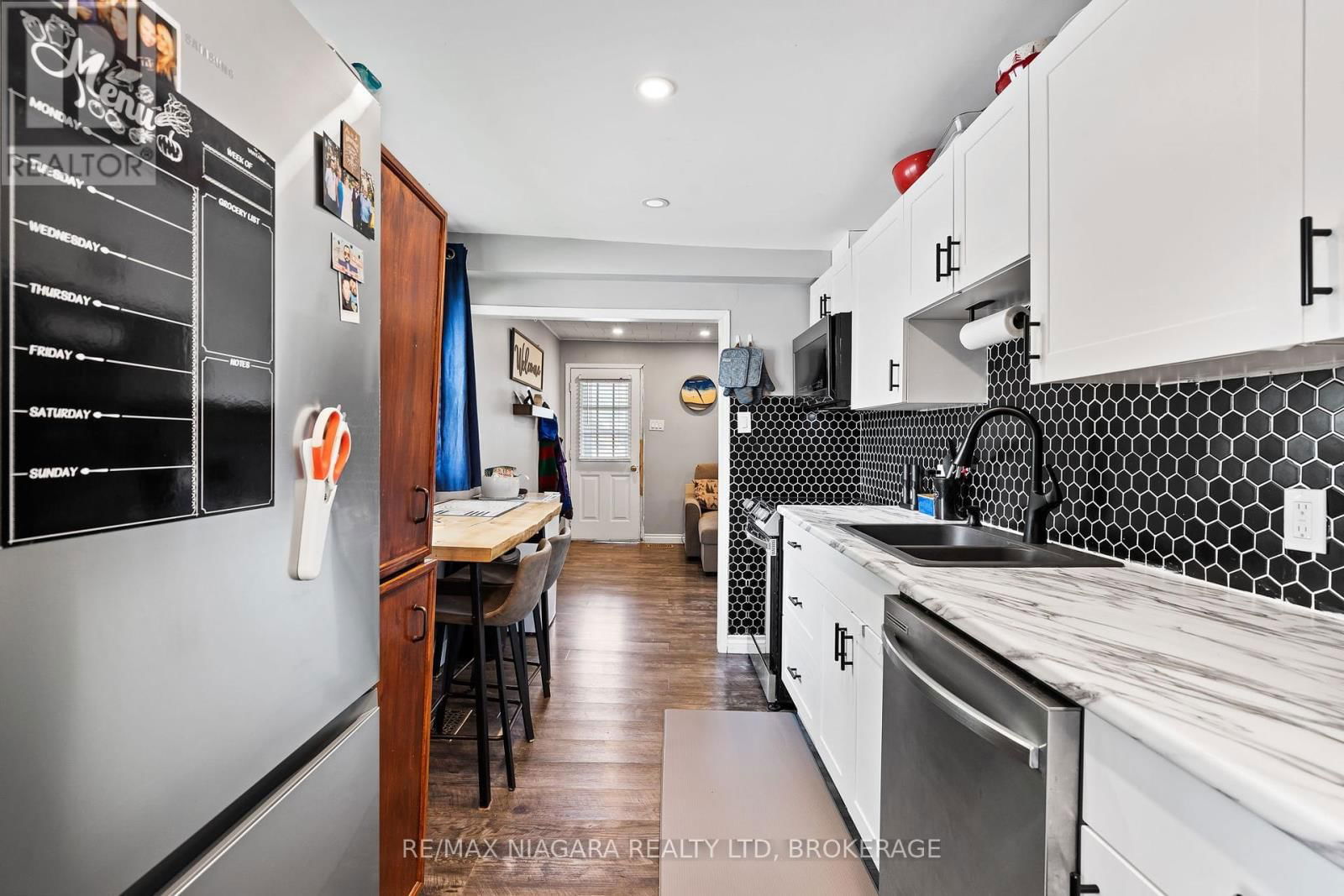 4395 FIFTH AVENUE Image 15