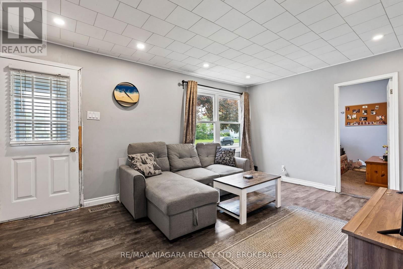4395 FIFTH AVENUE Image 7